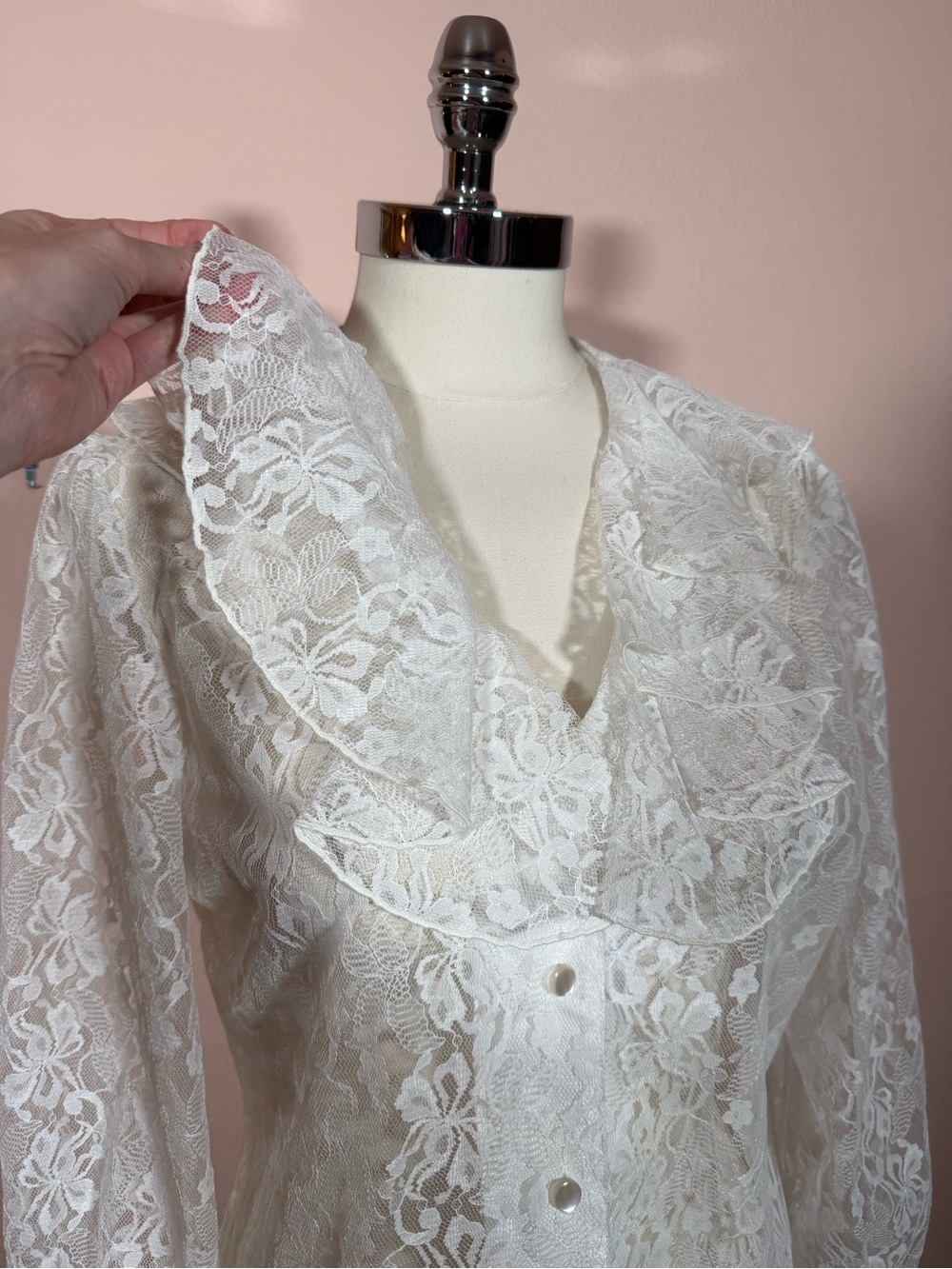 Vintage white lace ruffle front Victorian button front blouse medium